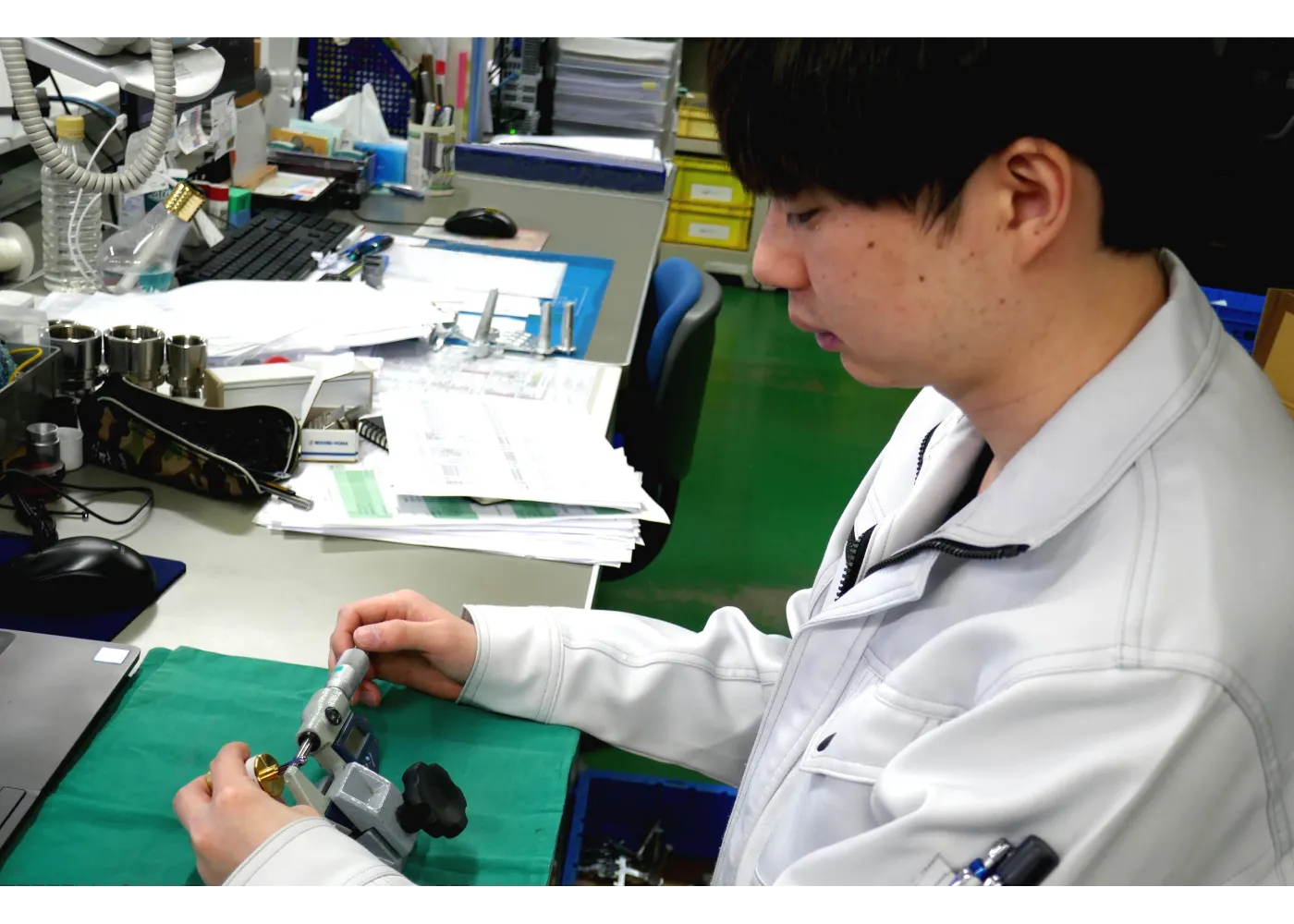 コネクタ製造部生産技術課 width=