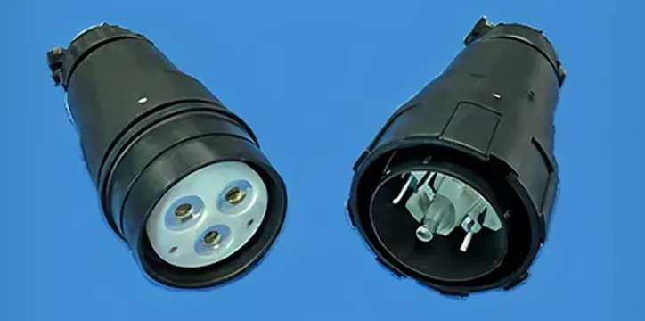 インターロックコンタクト付きのワンタッチロックコネクタ