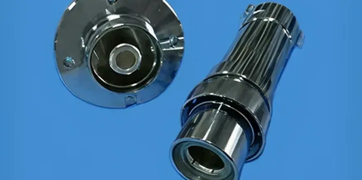 防水性を有した単極コネクタ