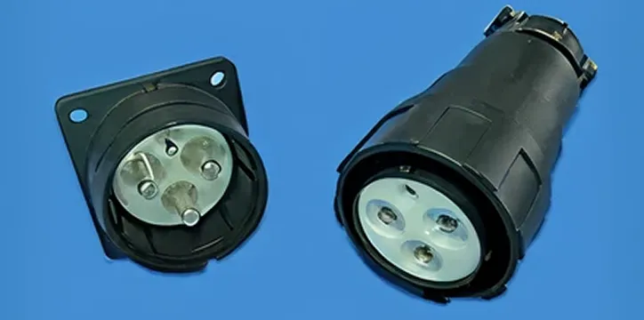 アースコンタクト付きのワンタッチロックコネクタ